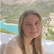 Profesora de inglés para impartir clase a niños de hasta 14 años